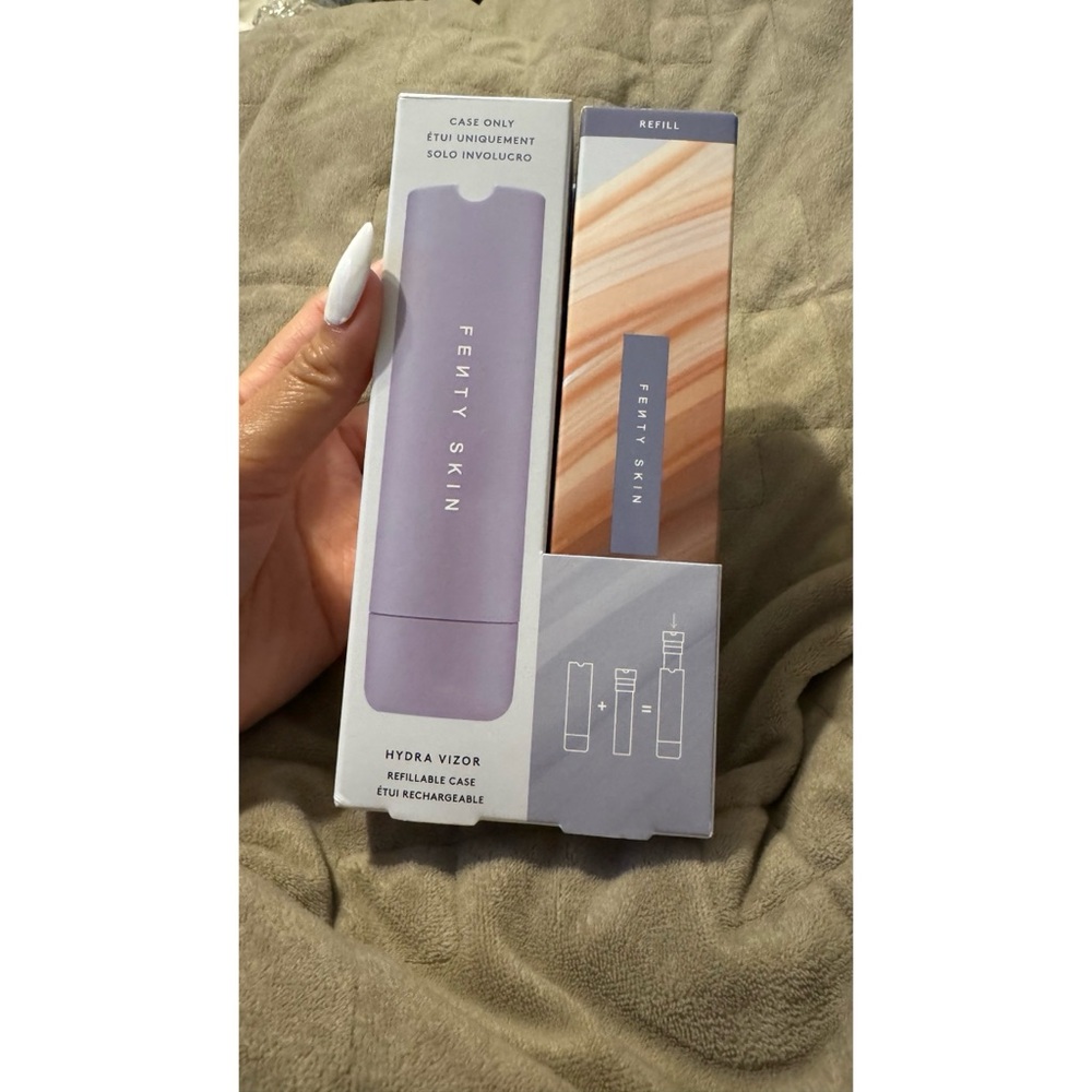 ✨ Sold ✨ Fenty Beauty x Hydra Vizor Tinted Moisturizer